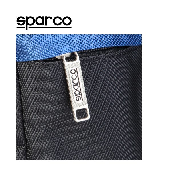Sparco S6 Blue Travel Bag Picture8: Sparco S6 is a medium-size gym or travel bag with an adjustable and removable shoulder strap with a padded insert, two handles and more. The compact lightweight design has enough room to store your essentials featuring two handles, removable and adjustable shoulder strap with Sparco printed logo.
