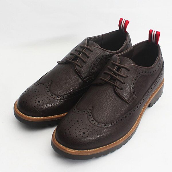 Duca di Morrone Bradford Dark Brown Lace Up Shoes Picture2: Duca di Morrone Bradford Dark Brown lace-up shoes are the ideal men's shoes for casual or office when an elegant and formal dress code is required. Upper and interior in synthetic leather, refined and quality lace-up shoes.