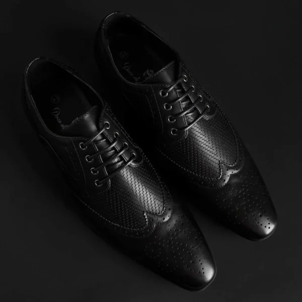 Duca di Morrone Scott Black Lace Up Shoes Picture4: Duca di Morrone Scott Black lace-up shoes are the ideal men's shoes for casual or office when an elegant and formal dress code is required. Upper and interior in synthetic leather, refined and quality lace-up shoes.