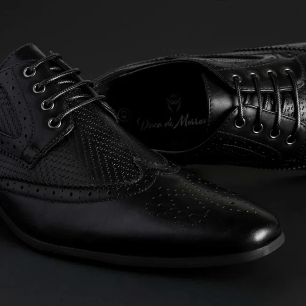 Duca di Morrone Scott Black Lace Up Shoes Picture2: Duca di Morrone Scott Black lace-up shoes are the ideal men's shoes for casual or office when an elegant and formal dress code is required. Upper and interior in synthetic leather, refined and quality lace-up shoes.